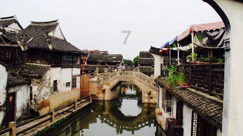 出去旅行除了爬山和看景点还有什么好玩的事情吗？